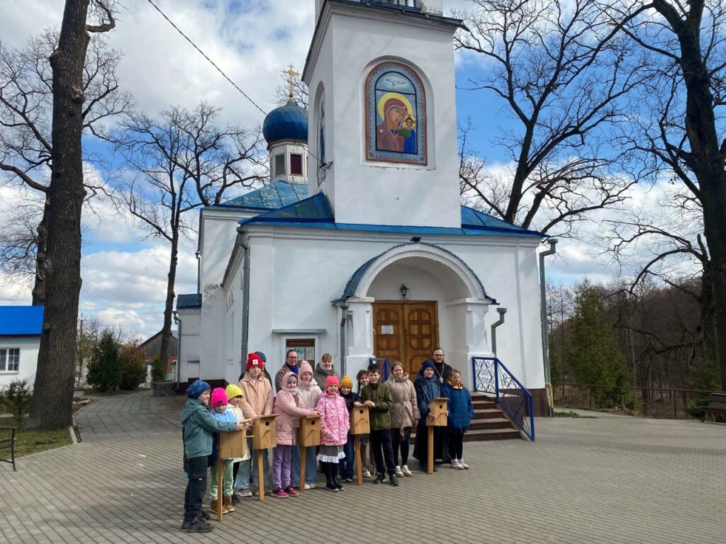 В Навлинском благочинии прошла акция «Встречаем пернатых друзей»