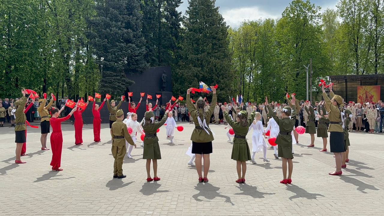 В Навле состоялся торжественный митинг, посвященный 80-й годовщине Великой Победы
