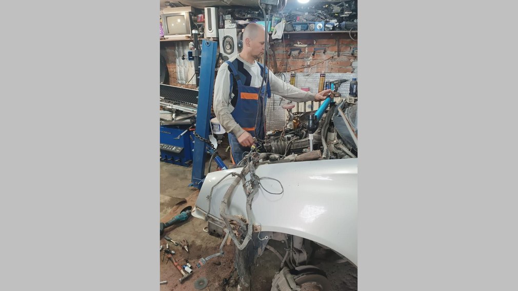 Житель Брянской области воспользовался соцконтрактом для обустройства автомастерской