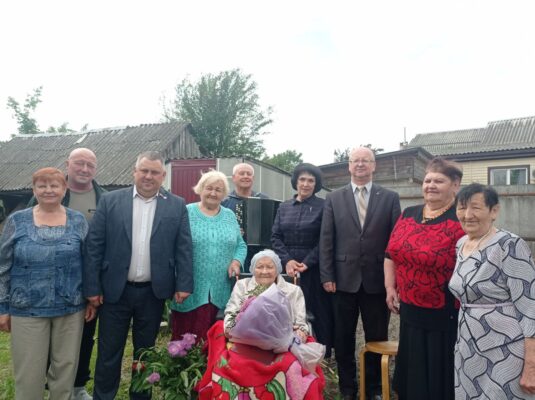 Жительница брянского Новозыбкова отмечает свой 101-й день рождения