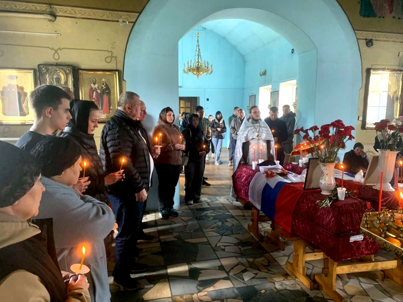 В Навлинском благочинии простились с военнослужащими В.В. Богатиковым и С.А. Нырковым, погибшими в ходе СВО  