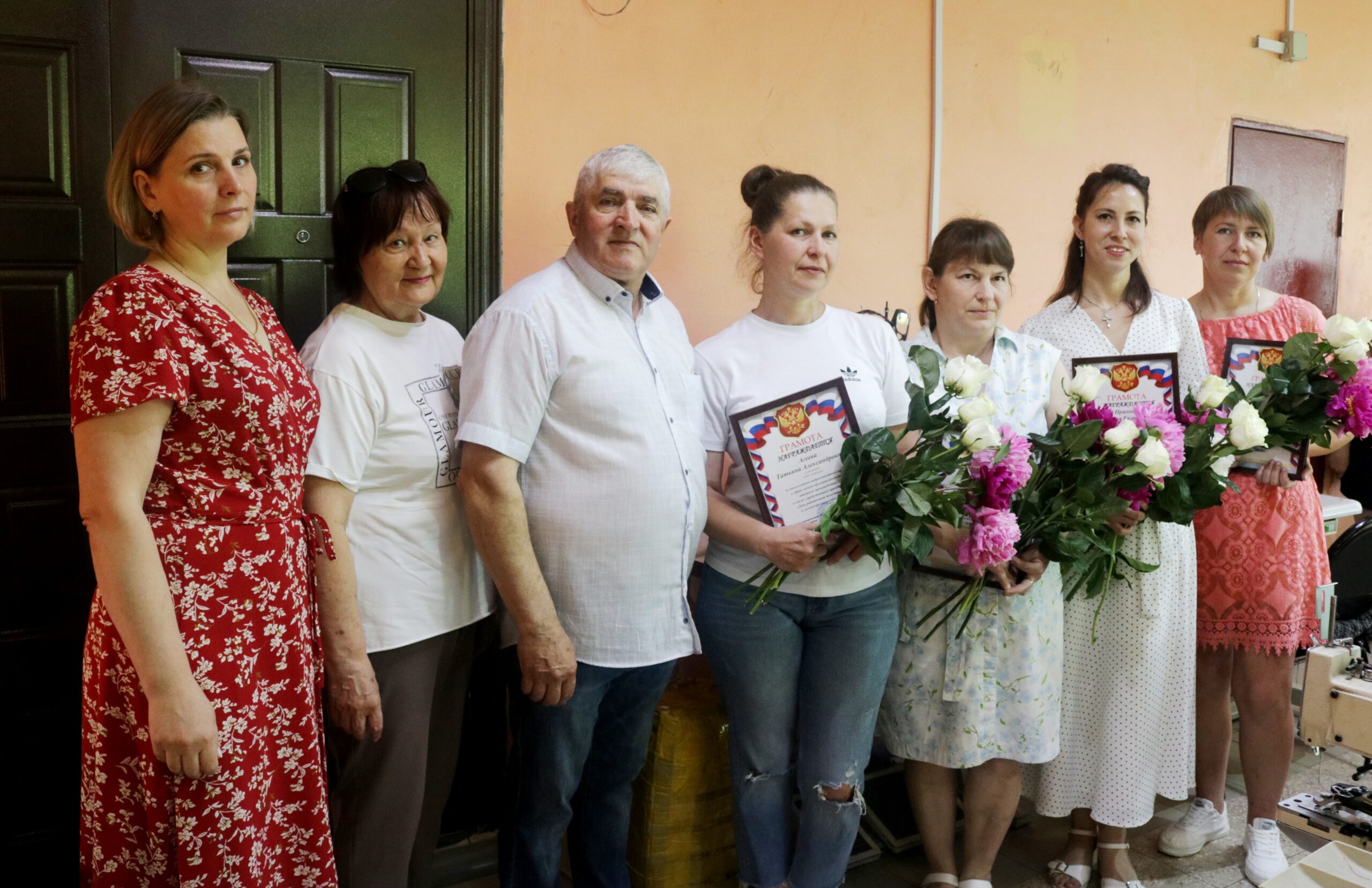 В Навле отметили лучших работниц легкой промышленности