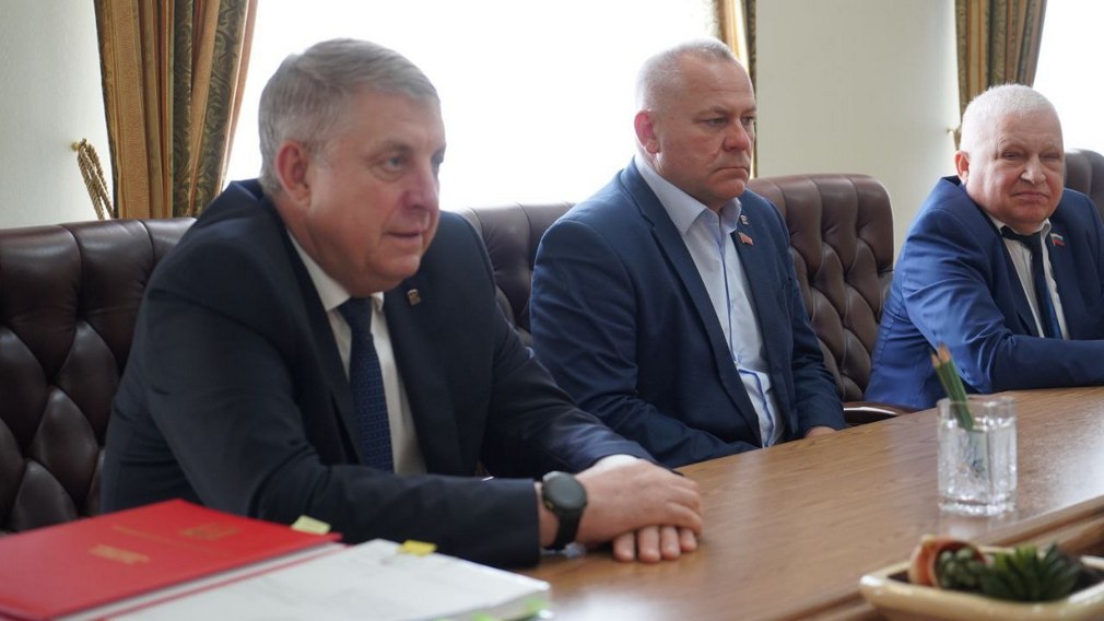 Глава Брянщины провел рабочую встречу с заместителем секретаря Общественной палаты РФ