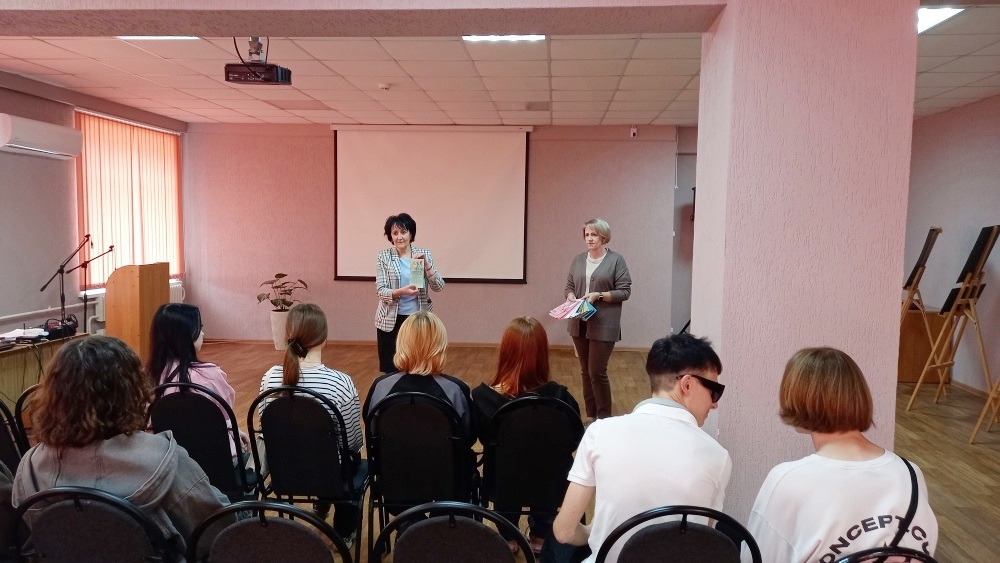 В Навлинской библиотеке прошел правовой час «Подросток и закон»