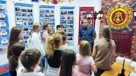 Ведомственная акция «Каникулы с Росгвардией» проходит в Брянске