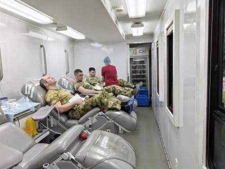 Росгвардейцы сдали кровь в рамках акции «От сердца к сердцу» в Брянске