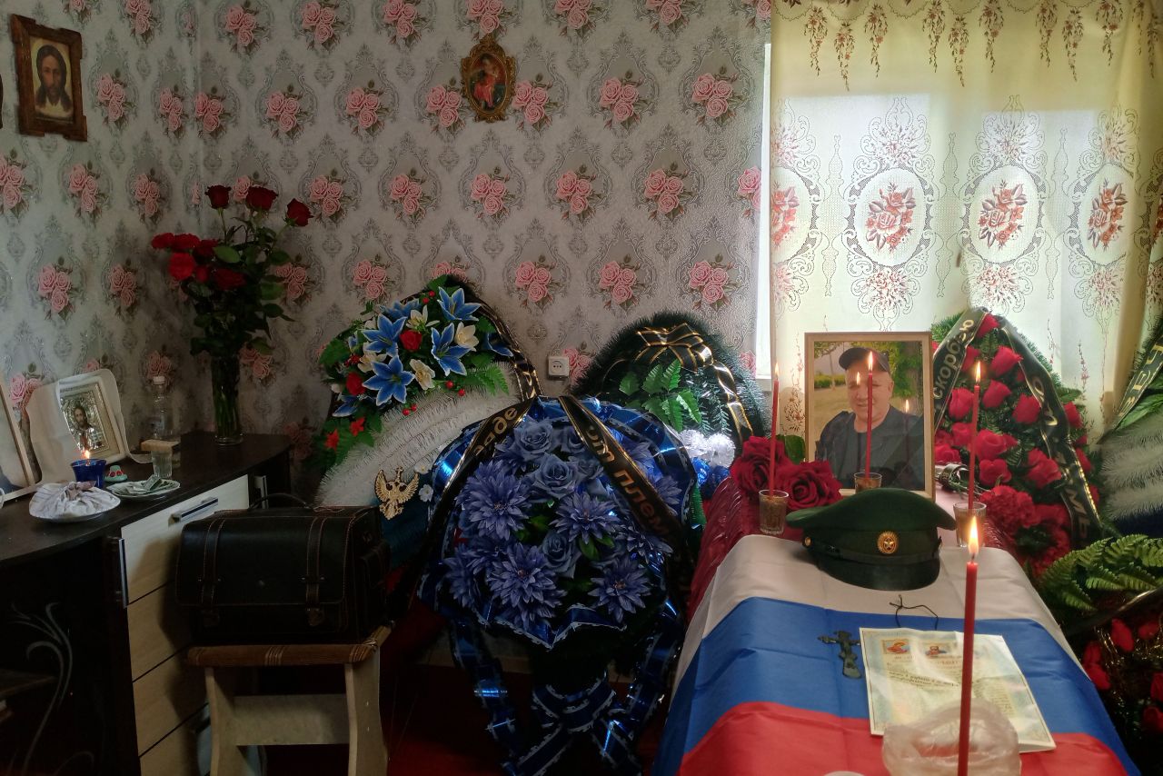 В Навлинском благочинии простились с военнослужащим Рощиным Геннадием Николаевичем, погибшим в ходе СВО