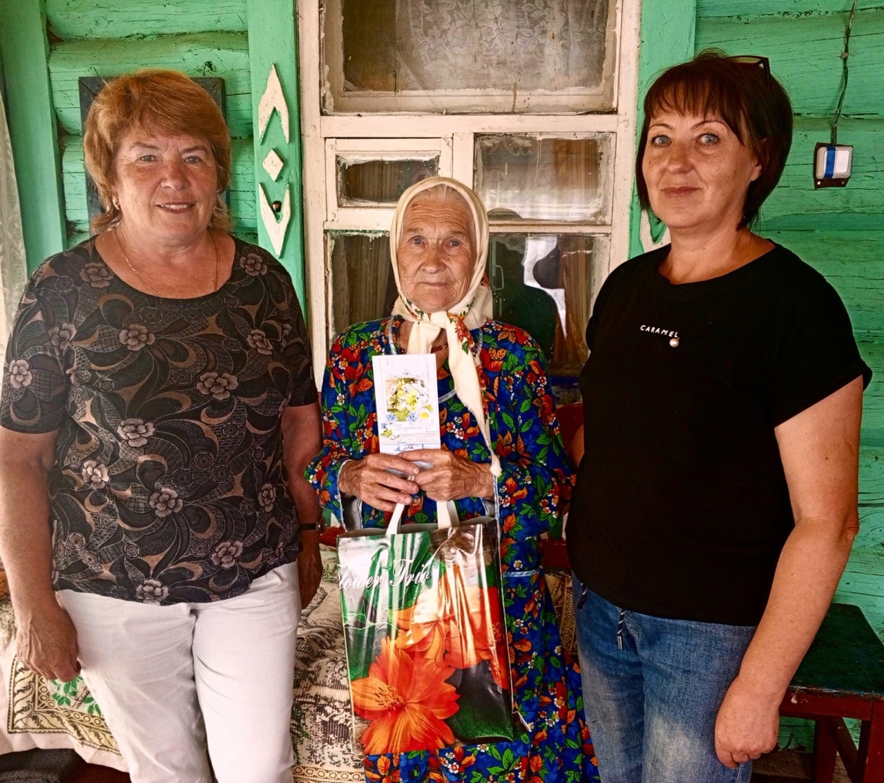 В Навлинском районе поздравили 90-летнюю юбиляршу