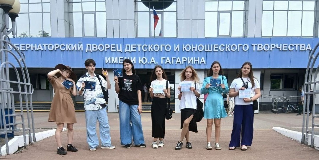 Учащиеся из 7 «б» и 10-х классов гимназии №1 п. Навля успешно завершили обучение в школах вожатых