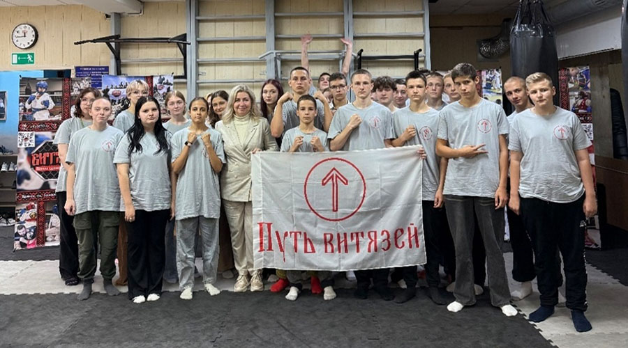 Брянский детский омбудсмен Инна Мухина провела встречу с детьми в трудовом лагере «Путь витязей»