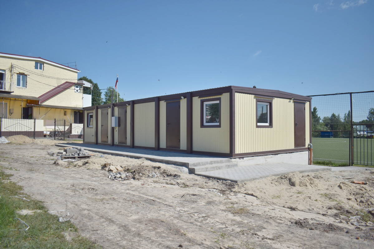 В Брянской области оборудовали модульные раздевалки в клетнянской спортшколе