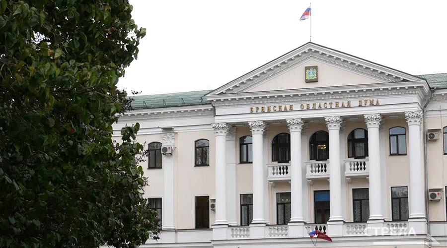 Двое брянцев стали заслуженными работниками транспортной отрасли региона