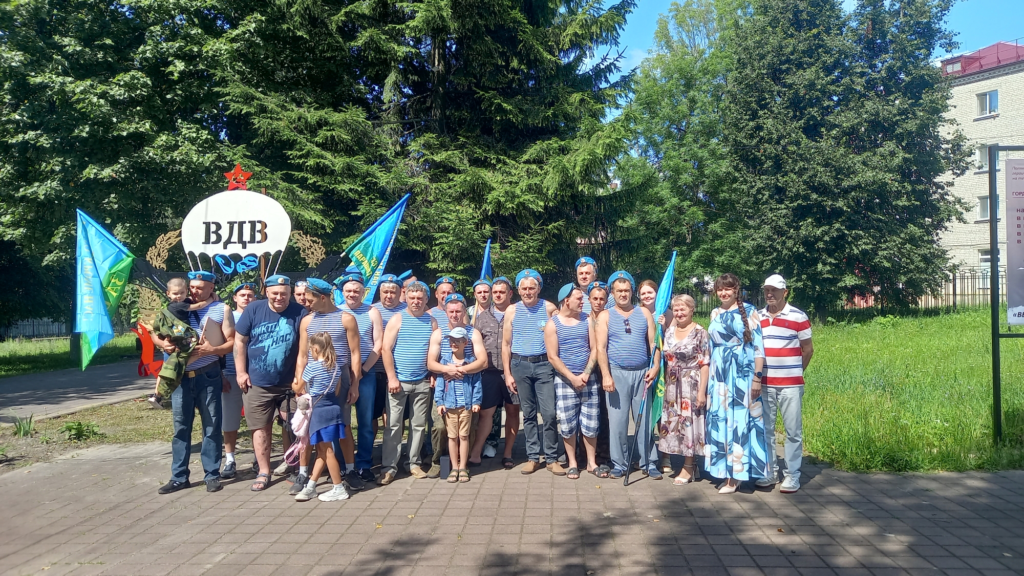 Навлинские десантники отмечают День ВДВ