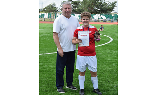 О своем увлечении футболом рассказала Евгения Шурупова из Навли