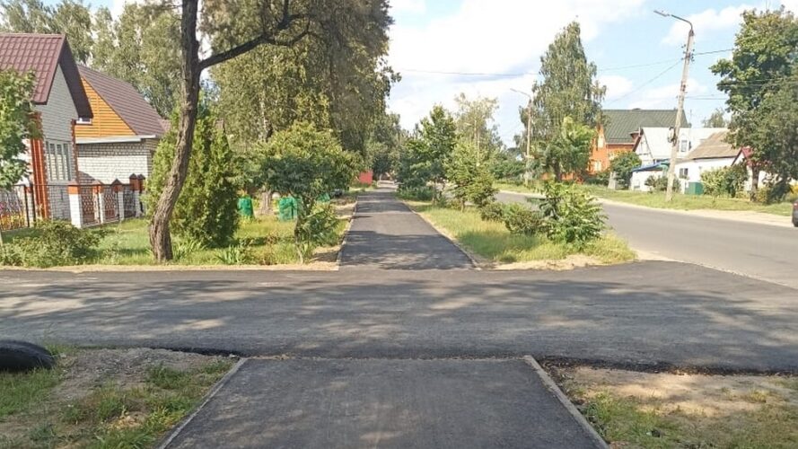 В Брянске по улице Менжинского продолжается капитальный ремонт дороги