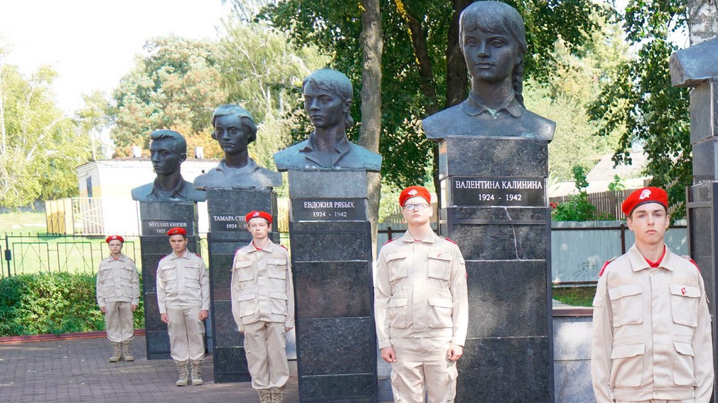 Глава Брянщины с рабочей поездкой посетил край партизанской славы – Навлю