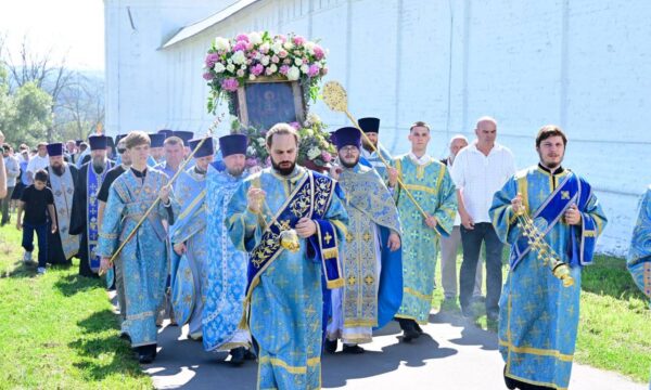 В Брянске прошли торжества в честь Свенской иконы Божьей Матери
