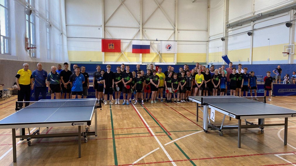 Во Дворце единоборств города Брянск прошли соревнования по настольному теннису