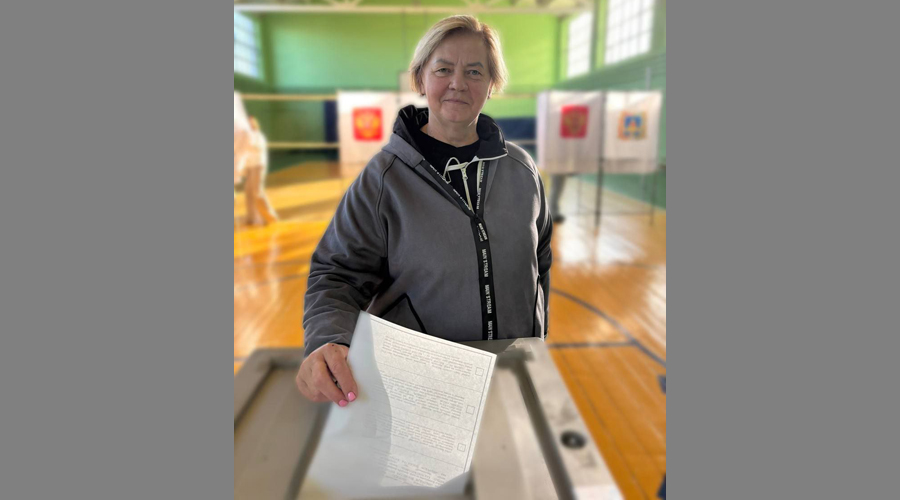 Первой голосующей на одном из участков Навлинского района была Любовь Григорьевна Каргина: