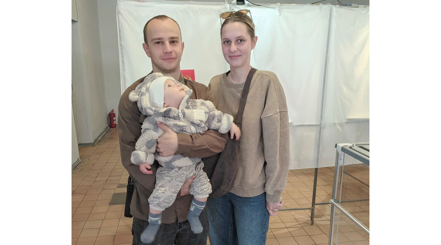 Навлинская семья сделал свой выбор на избирательном участке