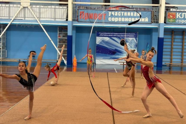 В Клинцах открыт современный физкультурно-оздоровительный комплекс «Луч» с тремя спортзалами