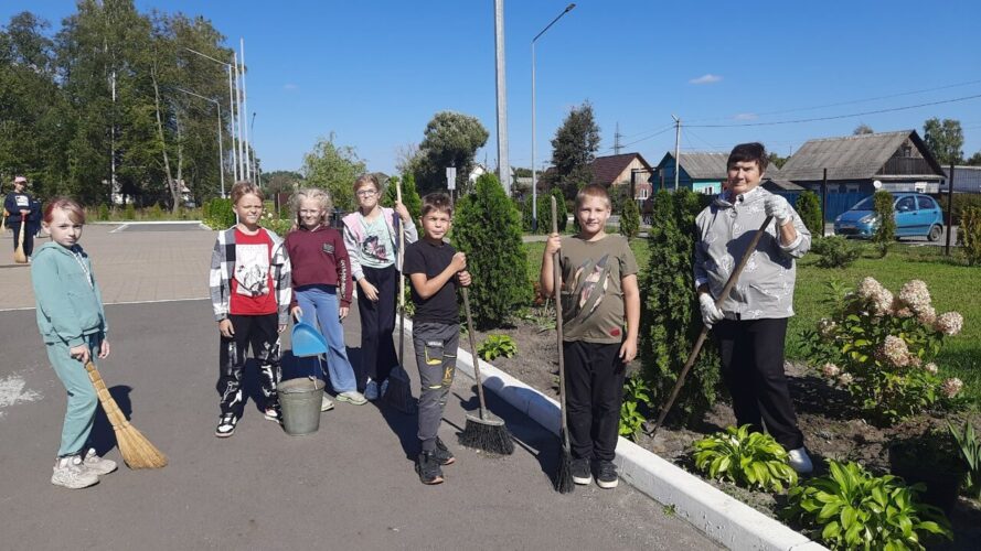 Навлинская основная школа присоединилась к экологическому субботнику  «Зеленая Весна»