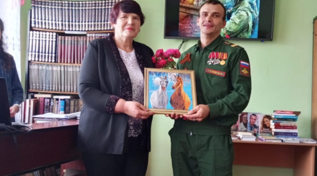 Брянский ветеран СВО рассказал  школьникам и студентам о своем боевом пути