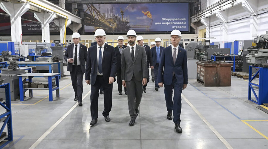 Губернатор Брянщины Александр Богомаз и депутат Госдумы Олег Матыцин посетили ООО «Термотрон-завод»