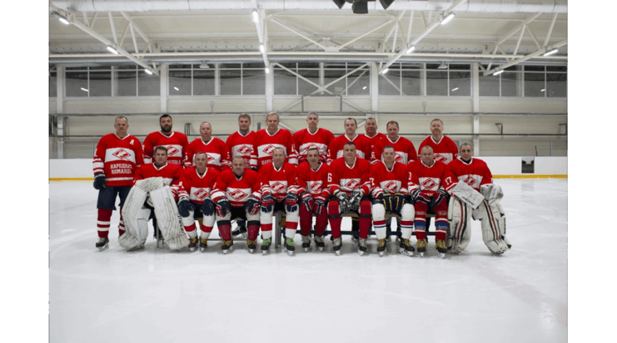 На Брянщине стартовал турнир Ночной хоккейной лиги (12+)