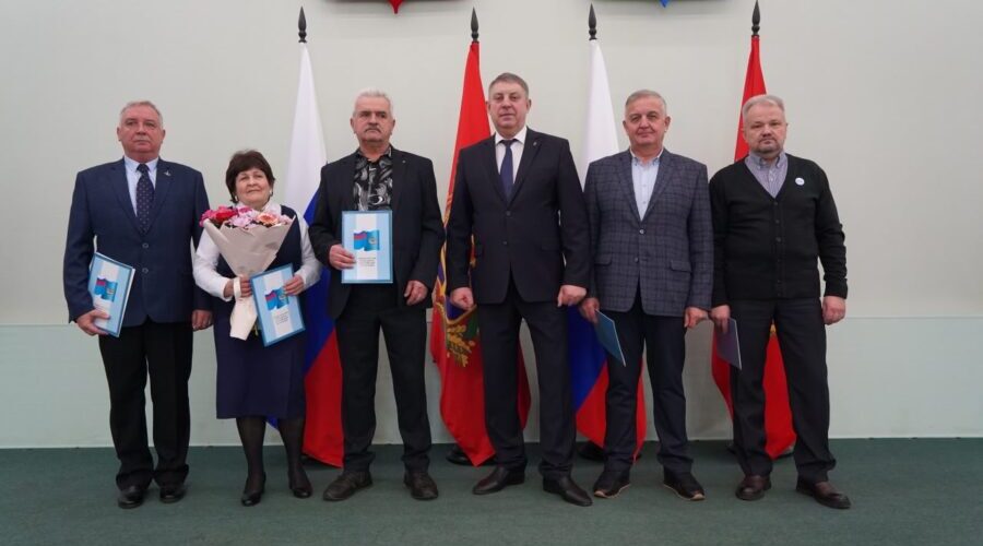 Губернатор Брянской области поздравил с праздником работников транспорта