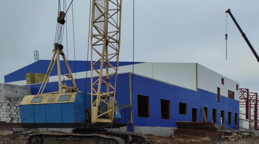 В Брянской области возводят современный спорткомплекс в Трубчевском районе