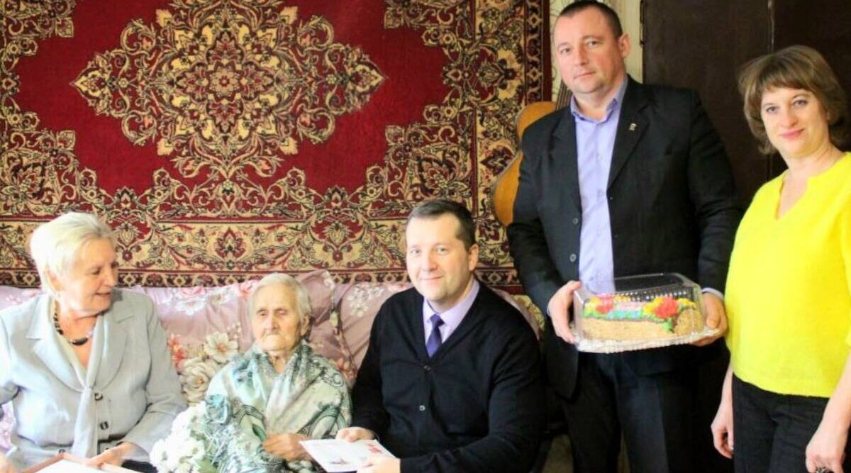 Жительница Карачевского района Брянщины отметила 100-летний юбилей