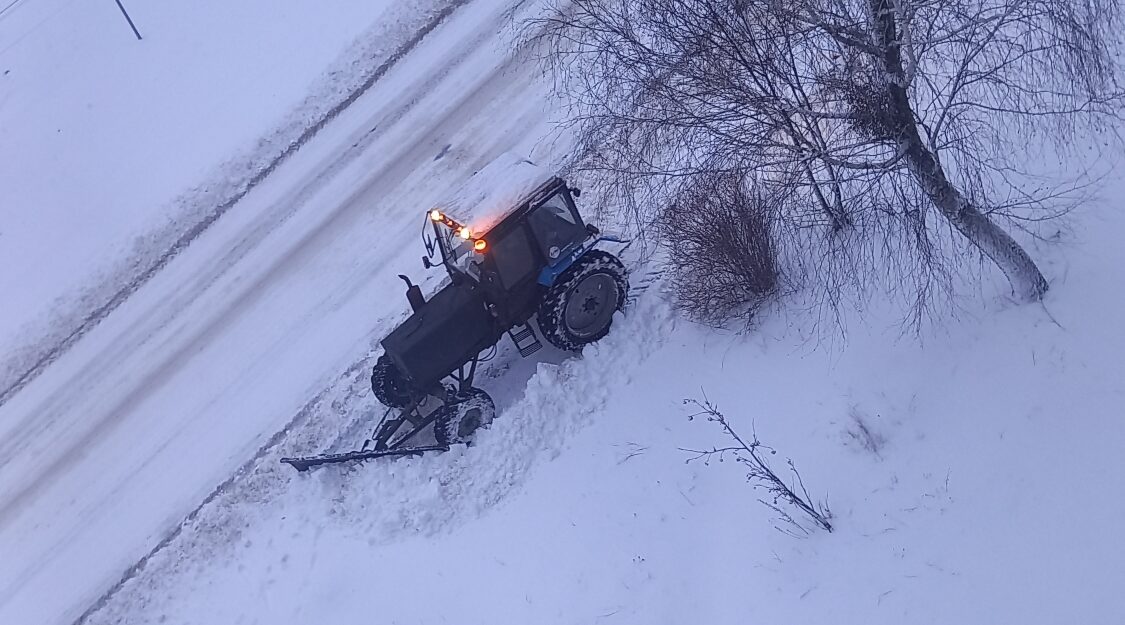 Дорожные службы Навлинского района  борются с последствиями снегопада