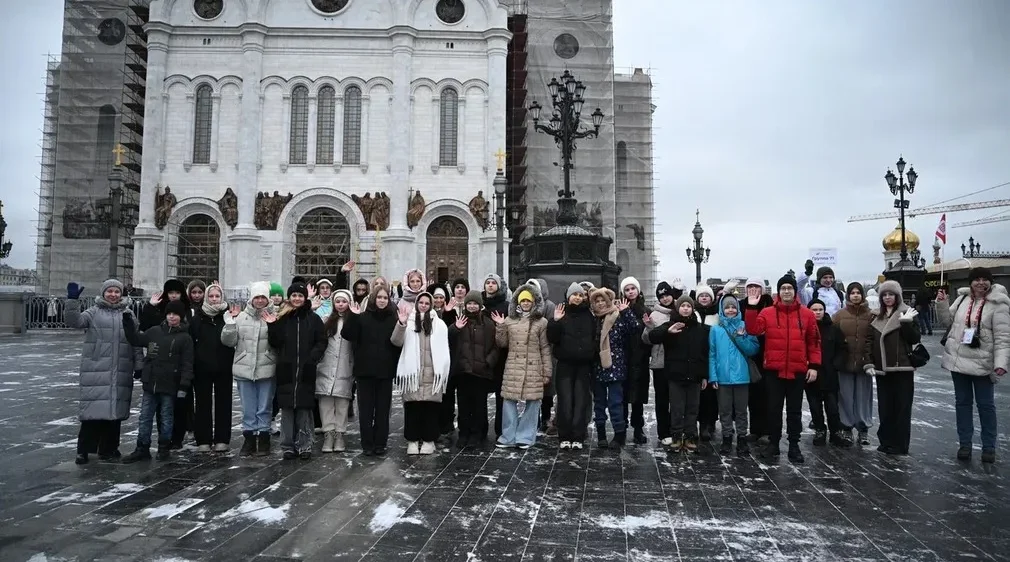 Дети из приграничья Брянщины посетили новогоднюю программу в Москве