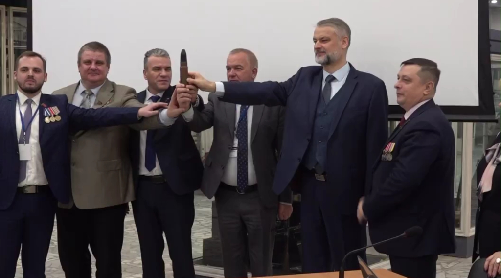 На прошедшем в Брянске форуме «От победы к победе» заложили капсулу для потомков