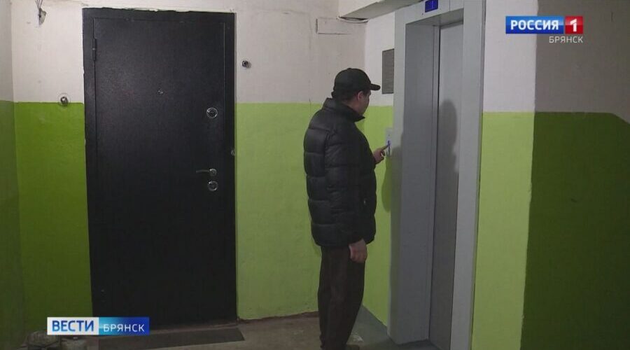 В многоэтажках Брянска до конца 2025 года планируют установить 89 новых лифтов