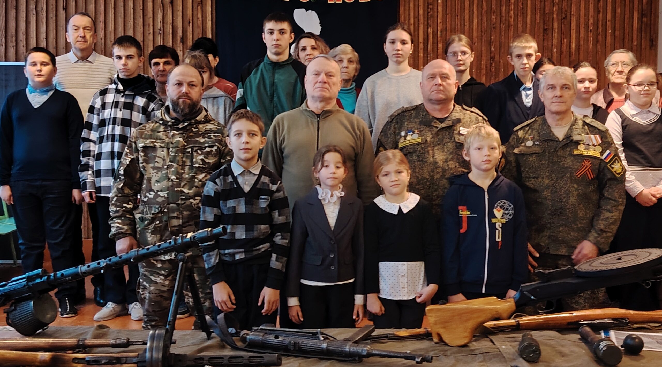 Поисковый отряд «Поколение» п. Навля встретился с учащимися Соколовской школы