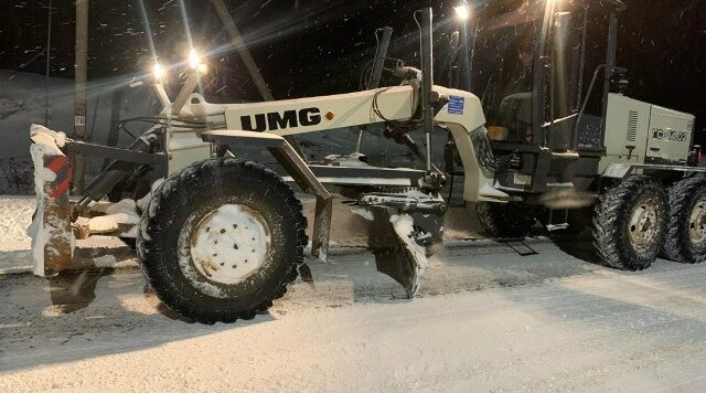 В Брянском регионе ведутся работы по очистке дорог от снега