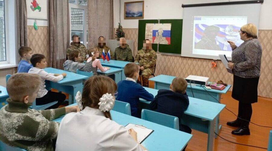 На Брянщине проводят встречи суземских школьников с участниками СВО