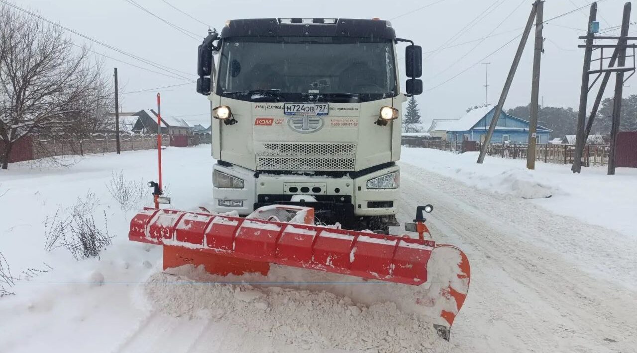 В Навлинском районе уборка снега производится в штатном режиме