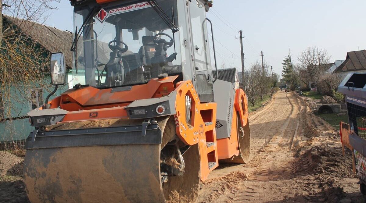 В Карачевском районе в 2025 году обновили ряд дорог