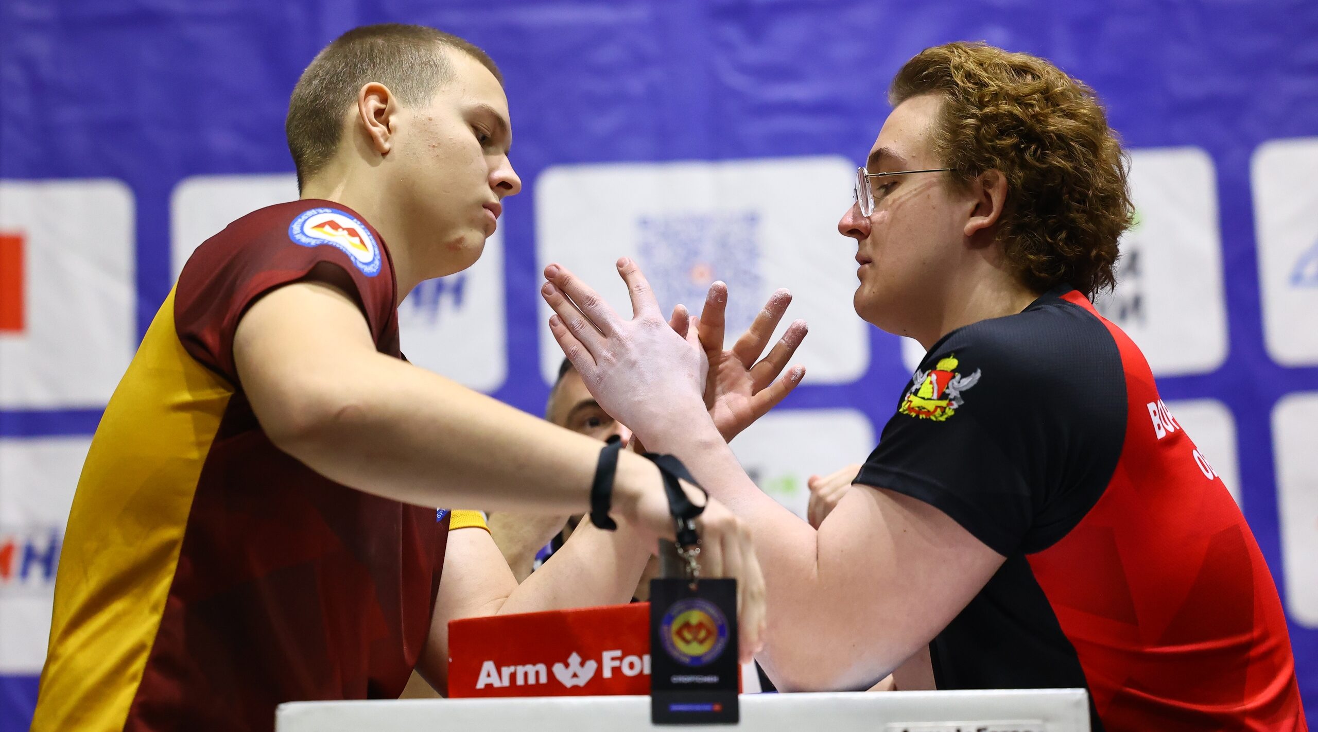 Спортсмены из Брянска приняли участие в чемпионате и первенстве ЦФО по армрестлингу