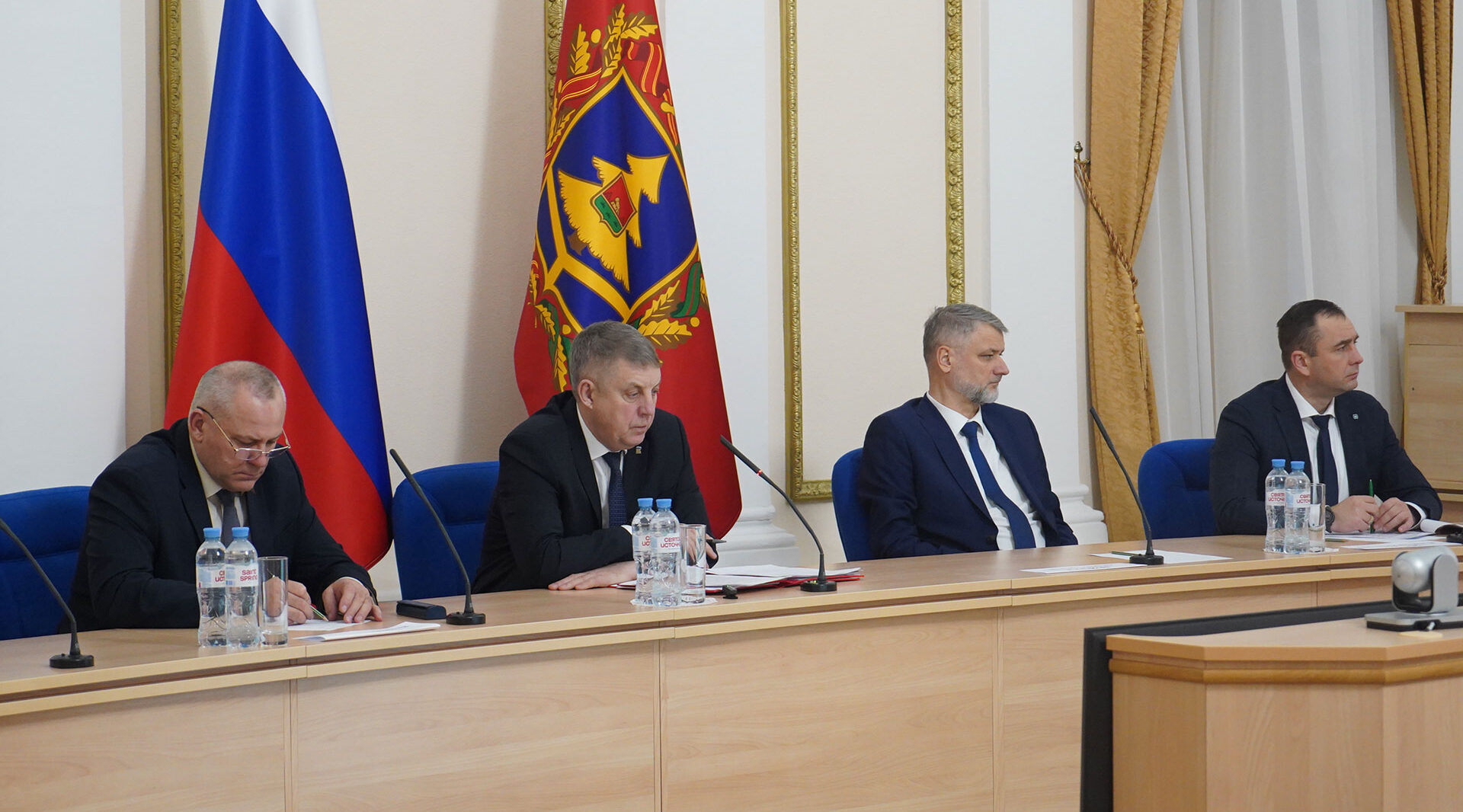 В брянском правительстве обсудили реализацию национального проекта «Кадры»