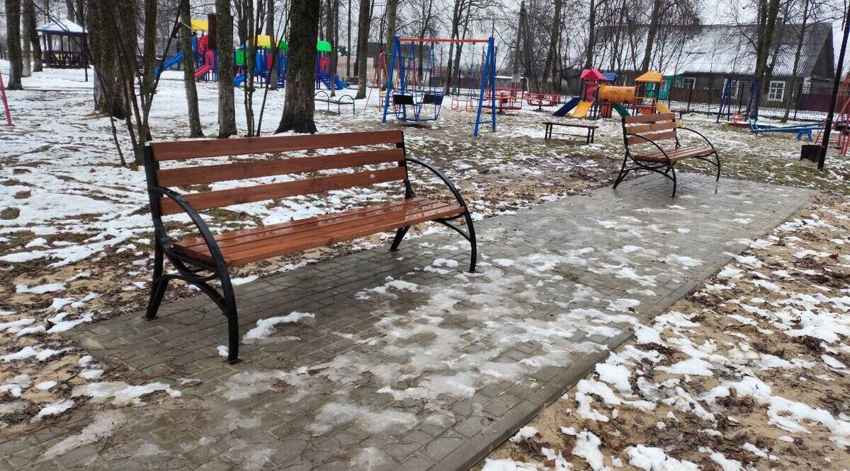 В брянской Клетне благоустроили две общественные территории