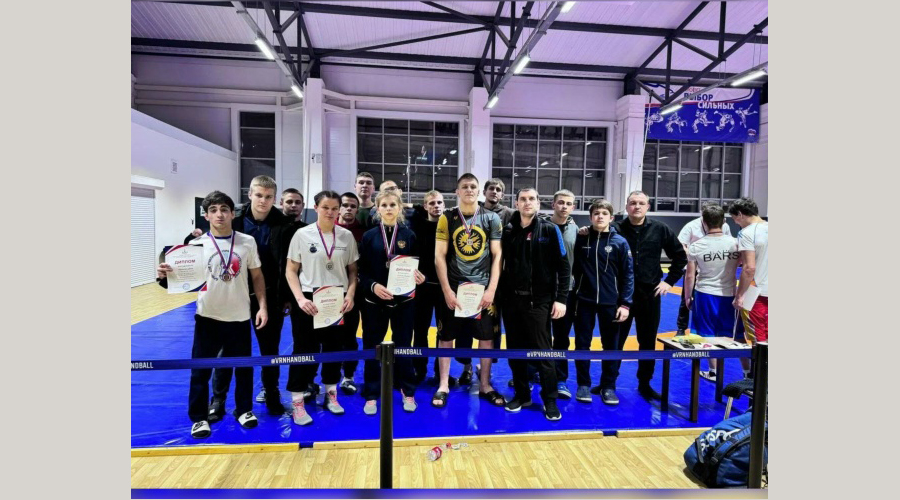 Брянцы успешно выступили на Первенстве ЦФО по спортивной борьбе