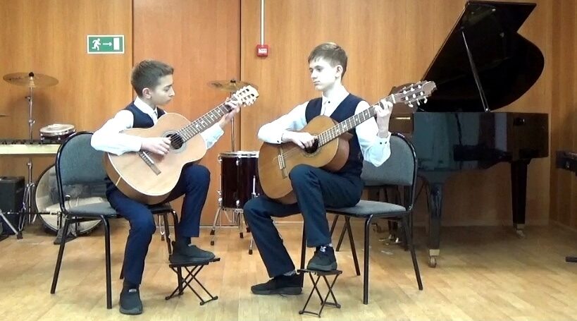 Навлинская детская школа искусств приняла участие в межрегиональном фестивале ансамблей