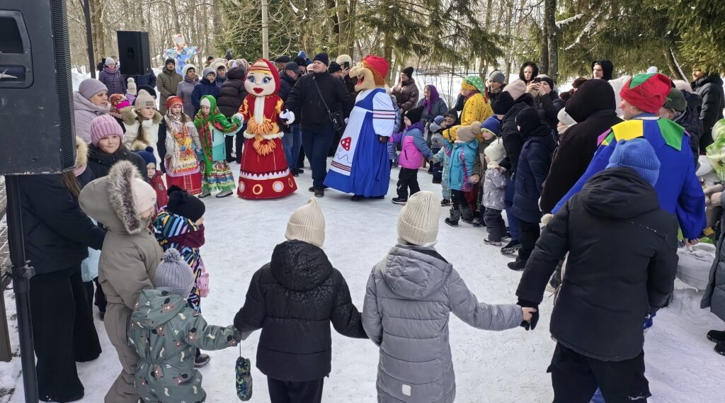 В Навле состоялся праздник «Проводы Масленицы» 