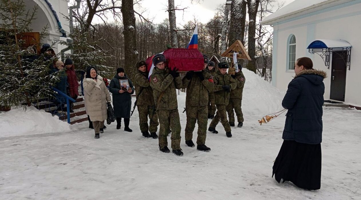 В Навлинском благочинии простились с погибшим в ходе СВО Александром Ильюшиным