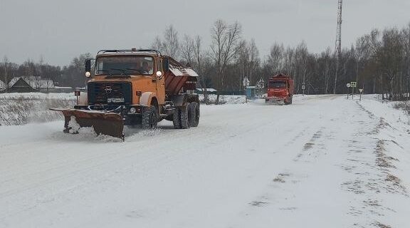 На Брянщине продолжается очистка автодорог от снега