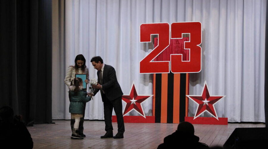 На Брянщине в Климовском районе вручили сертификаты на жилье